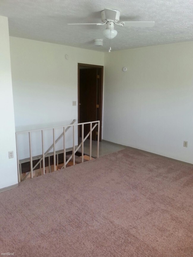 Building Photo - 1 br, 1 bath 4plex - 725 Moull St 715 d