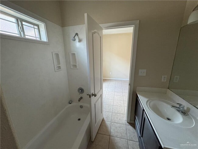 Building Photo - 31 N Linares St