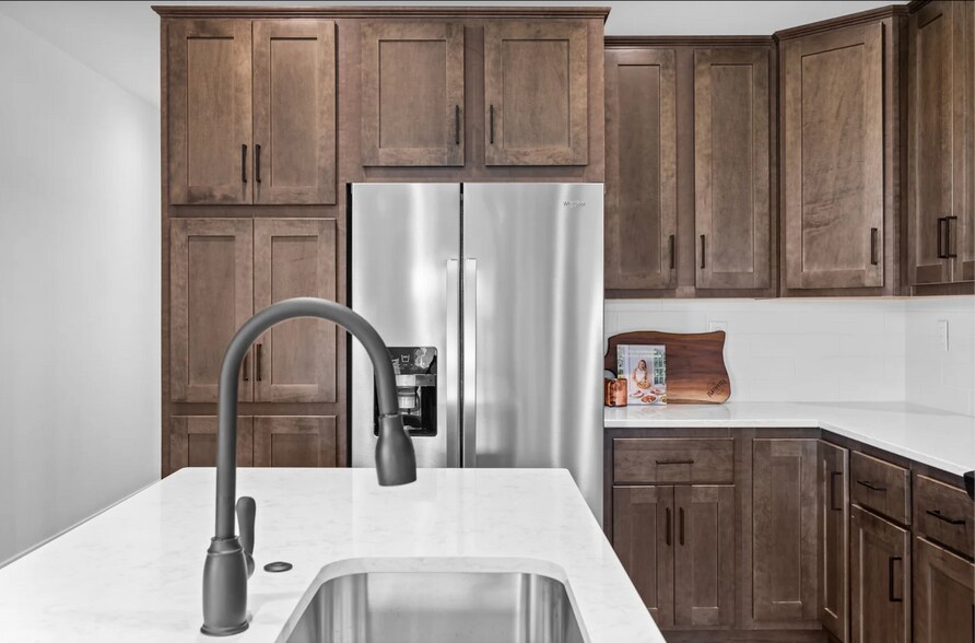 Building Photo - 3130 W Laux Dr