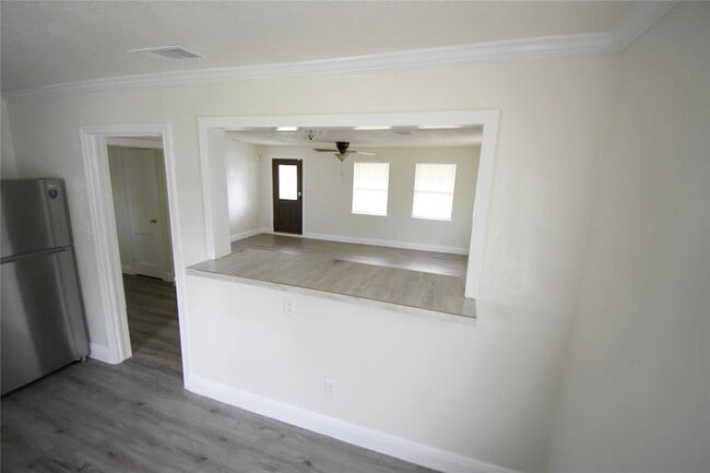 Building Photo - 6229 Clover Ridge St