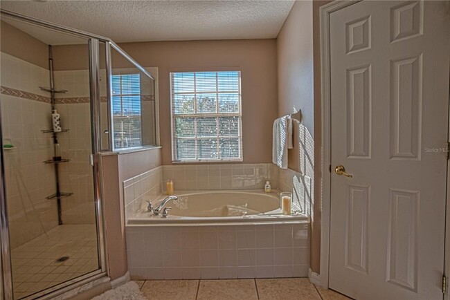 Building Photo - 2409 Greenwillow Dr