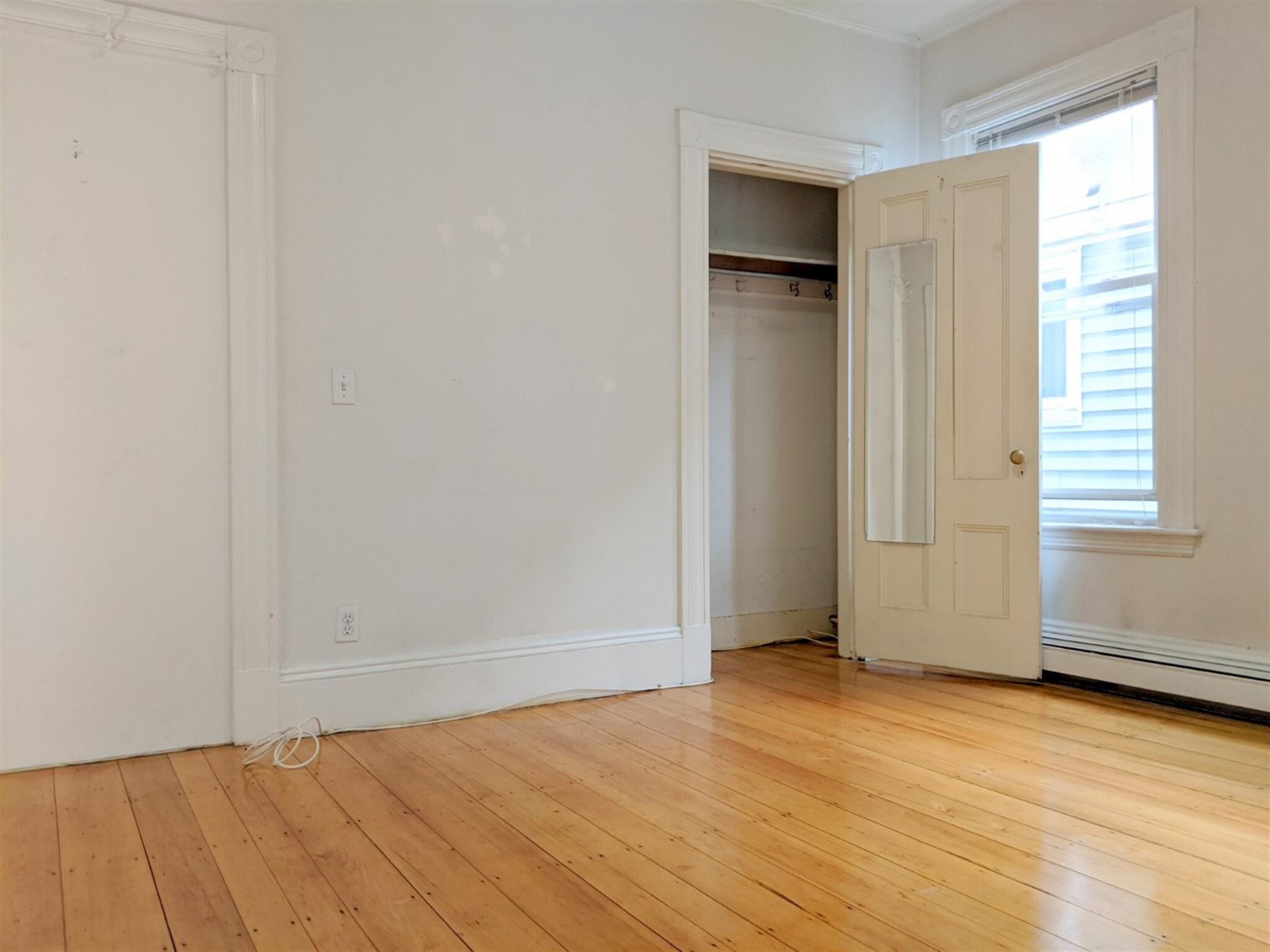 Building Photo - 393 Washington St