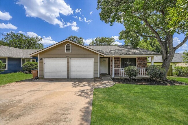 Building Photo - 9802 Briar Ridge Dr