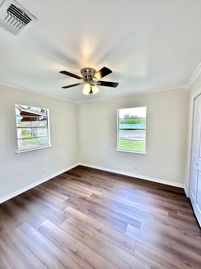 Building Photo - COMING SOON! Remodeled 3 Bedroom Home For ...