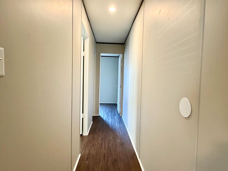 Building Photo - 130 Janice St