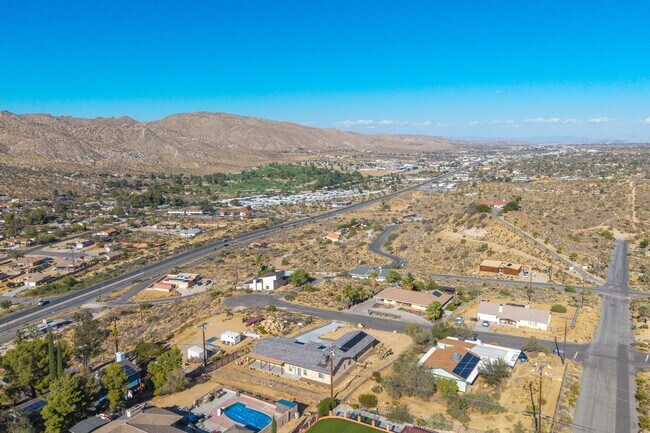 Building Photo - 7760 Arrowhead Dr