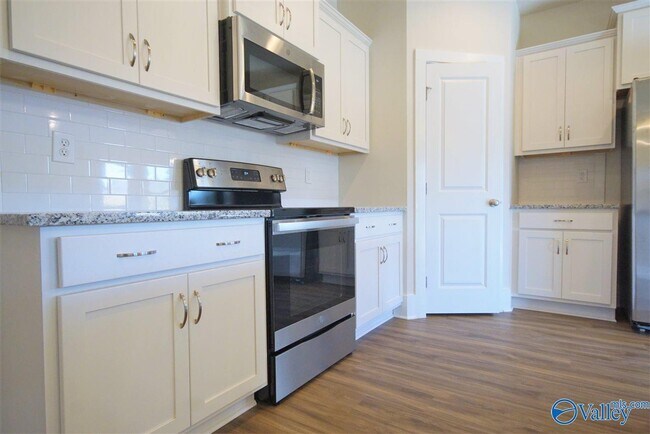 Building Photo - 104 Williams Pointe Boulevard SW