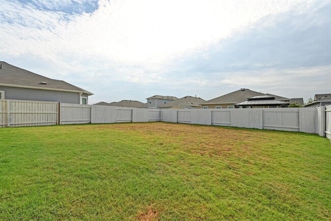 Building Photo - 215 Desperado Dr
