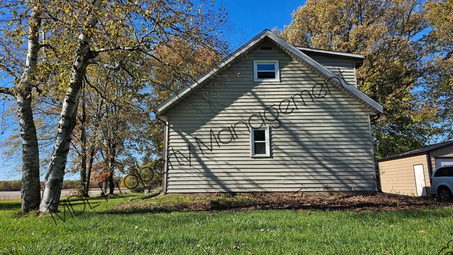Building Photo - Beautiful 3 bed 1.5 bath home with Pole Barn and Shed in Auburn, MI!