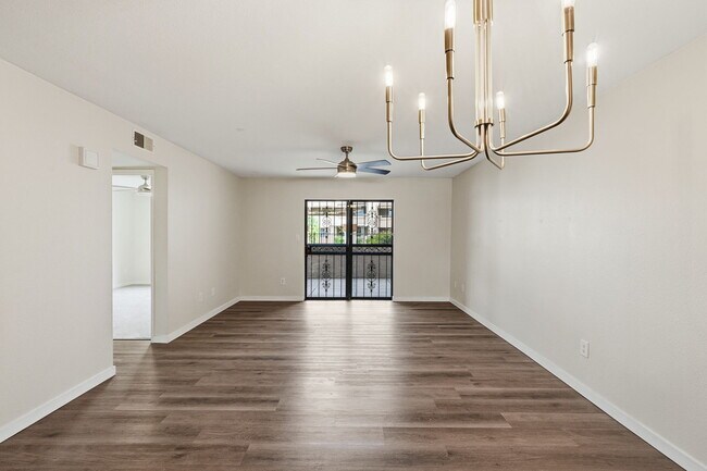 Building Photo - 10828 N Biltmore Dr