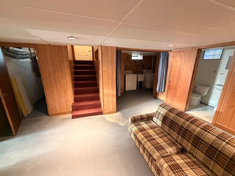 Building Photo - 248 Beverly Rd