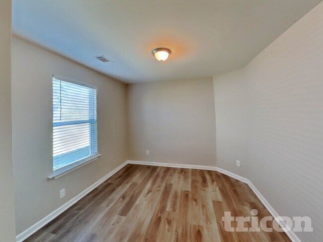 Building Photo - 3723 Burdette Wy.