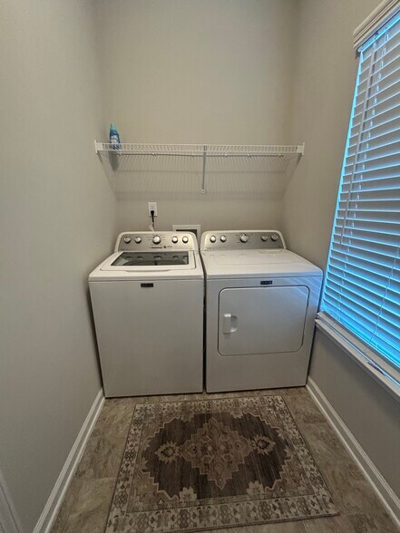 Building Photo - 139 Hunters Grove Dr