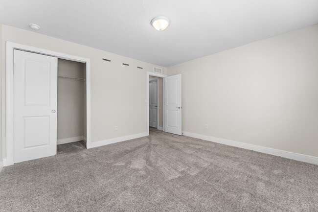 Building Photo - 4758 Kissimmee