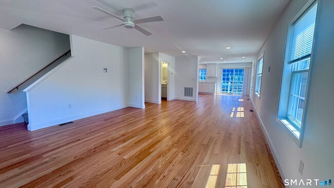Building Photo - 44 Mettler St