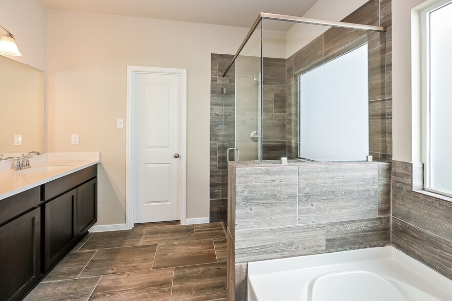 Building Photo - 7922 Cypress Country Dr