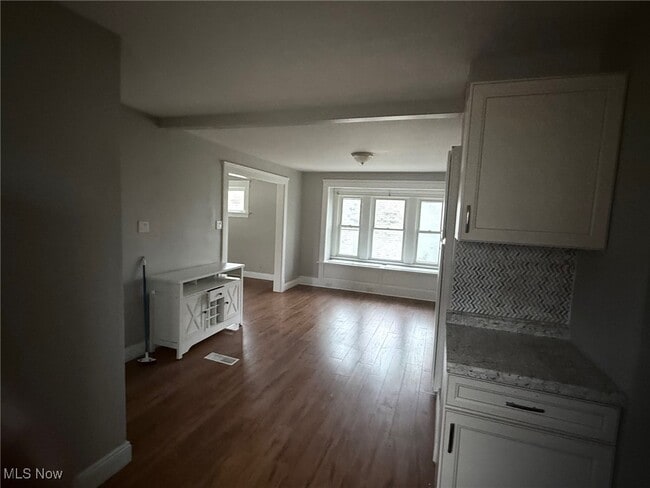 Building Photo - 33520 Bainbridge Rd