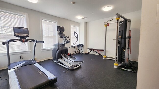 Building Photo - 30 Polk St