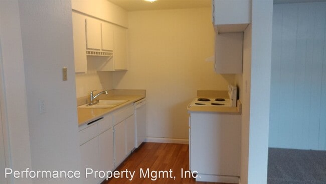 Building Photo - 3 br, 1 bath House - 76 W. Sierra Ave #108