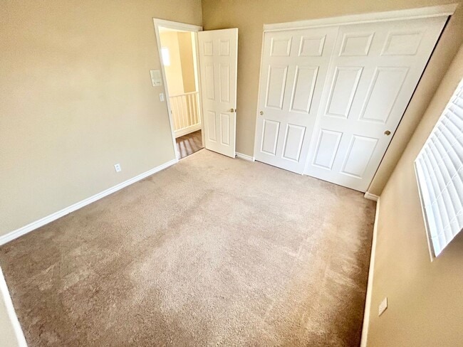 Building Photo - BEAUTIFUL 2 STORY HOUSE IN GATED SEVEN HIL...