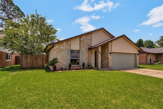 Building Photo - 20110 Misty Pines Dr