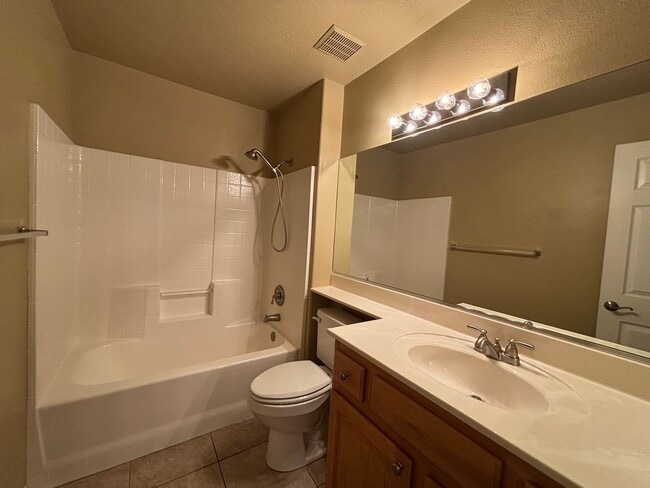 Building Photo - HOME FOR RENT IN SUN RIVER