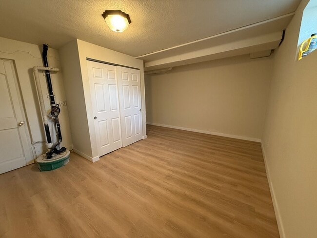 Building Photo - Remodelled Home on Dry Canyon