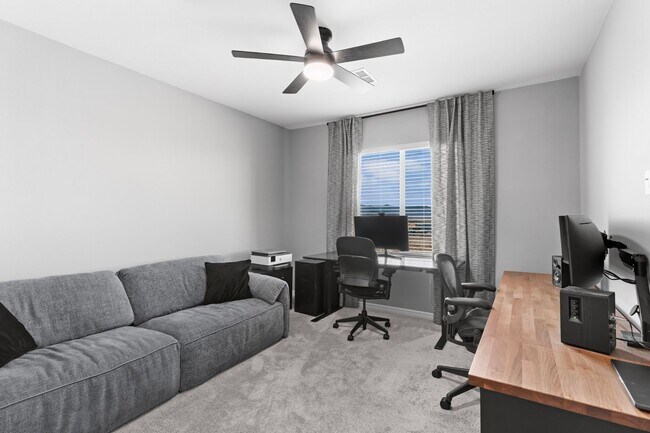Building Photo - Beautiful 2 Story TownHome in Inspirada