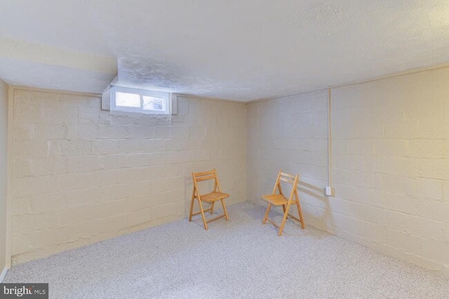 Building Photo - 2609 Farmington Dr