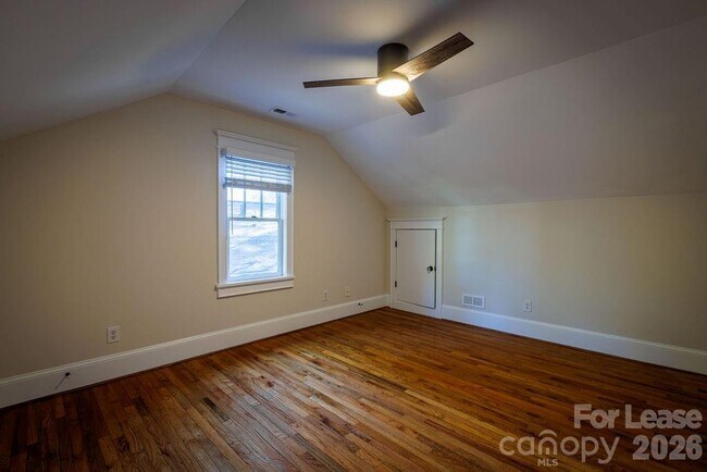 Building Photo - 435 Walnut Ave