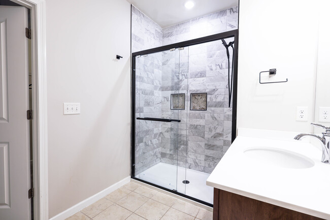 Master bath - 130 Trotter Rd