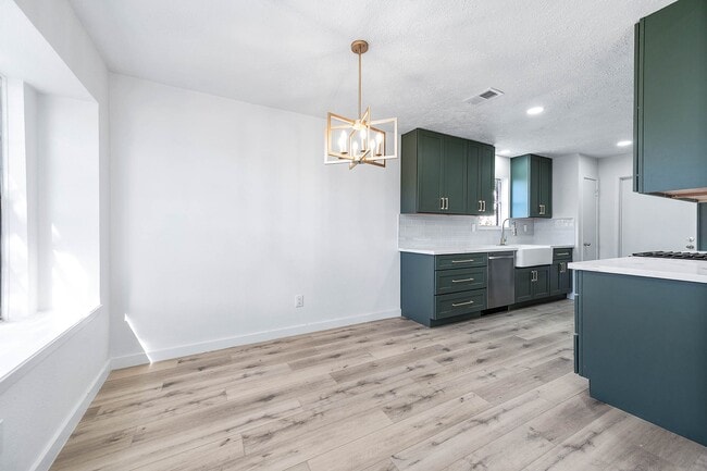 Building Photo - 2118 Pepperglen Ct