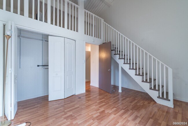 Building Photo - 2br/1.5ba Townhouse in Milalani Manor w/ L...