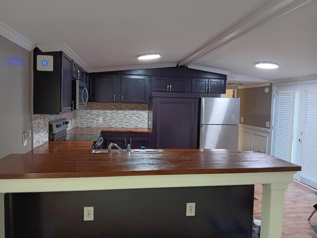 Building Photo - 1741 Horne Rd