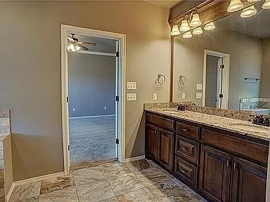 Building Photo - 19124 Cottonwood Ct