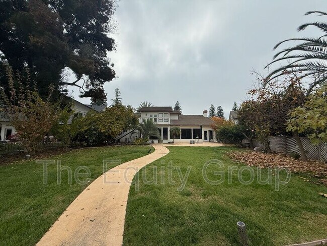 Building Photo - 5418 W Sweet Dr