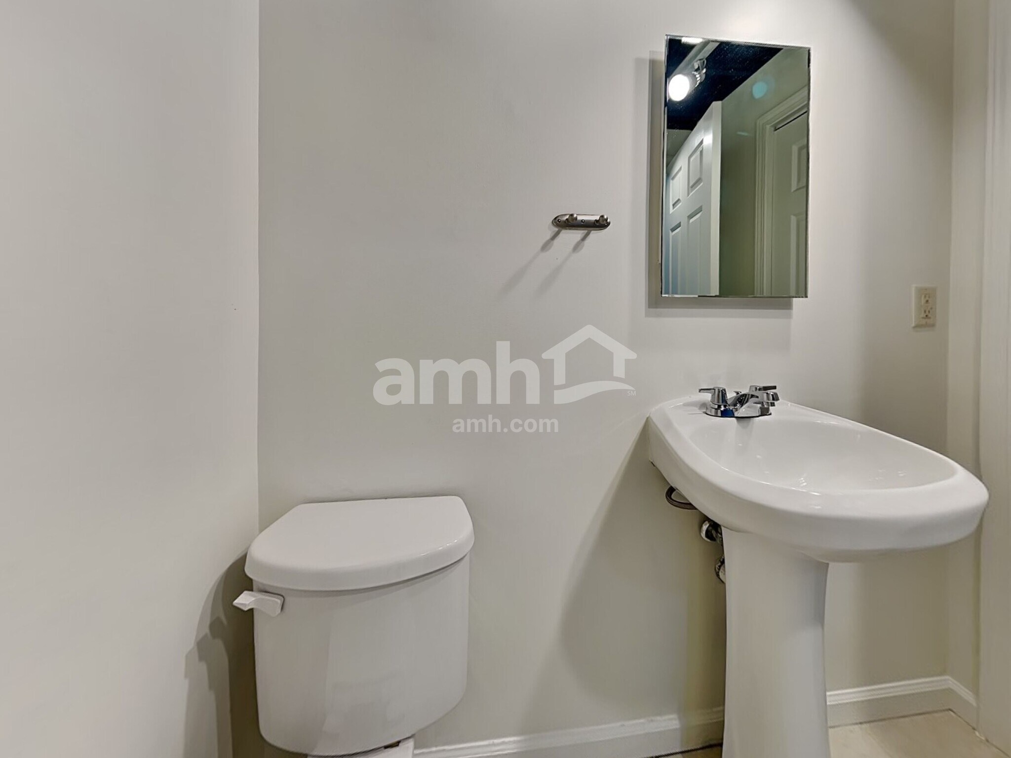 Building Photo - 170 Old Carriage Ct