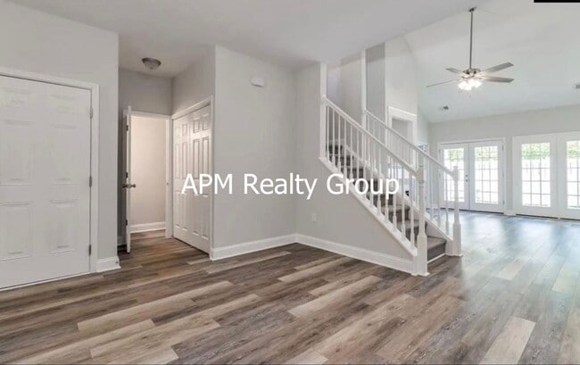 Building Photo - Easly Living Townhome