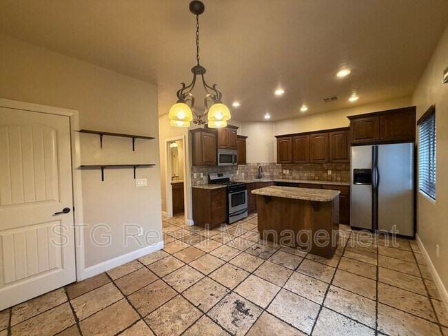 Building Photo - 2075 S Sir Monte Dr