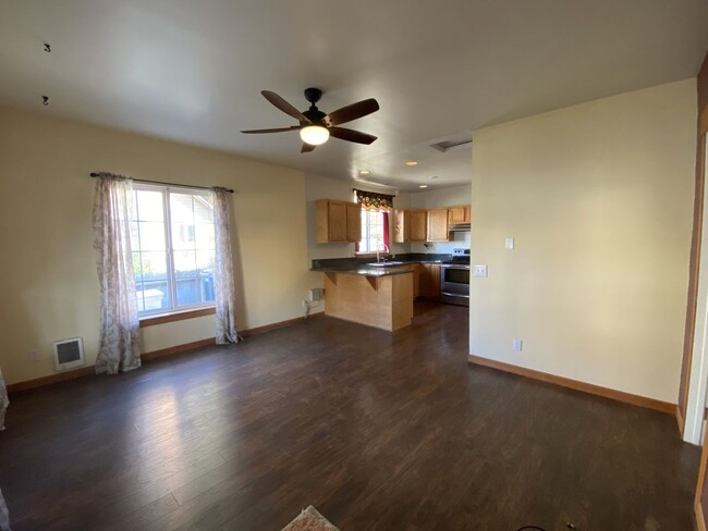 Building Photo - Cozy 2-Bedroom Home for Rent in Chelan, WA!