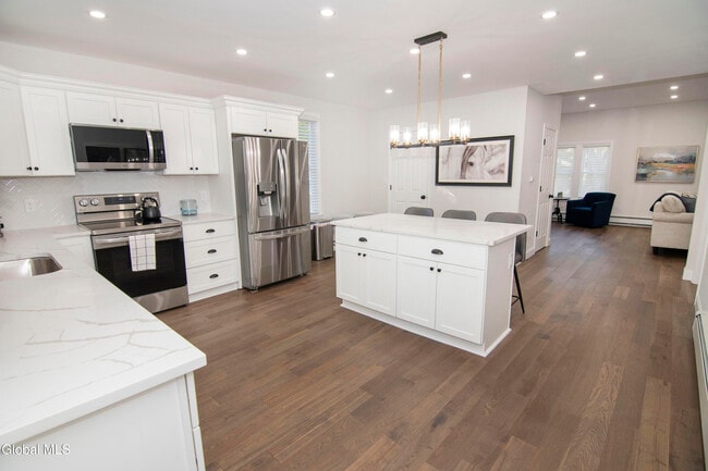 Building Photo - 4 Van Buren St