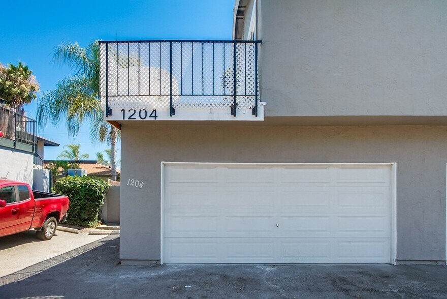 Building Photo - 1204 Palomar Pl