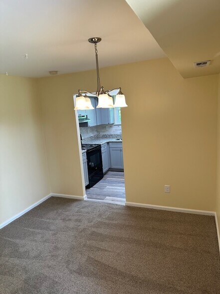 Building Photo - 3315 Johns Ct