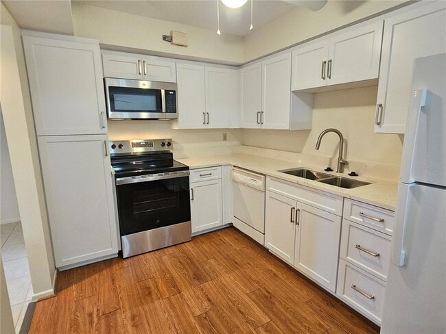 Building Photo - 812 Capri Isles Blvd