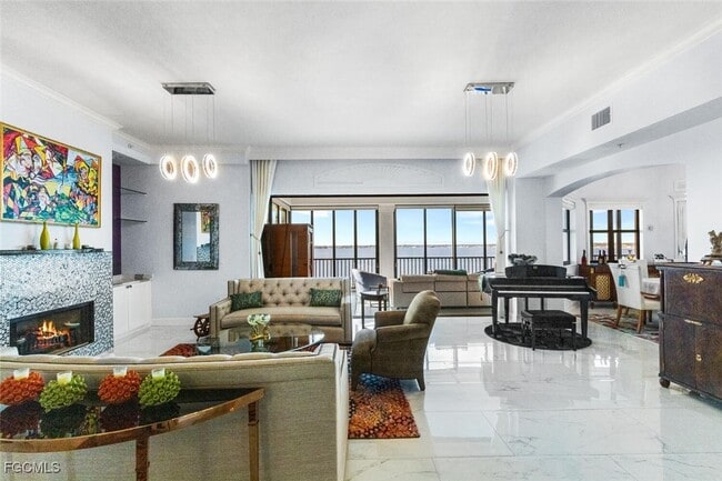 Building Photo - 11640 Court of Palms