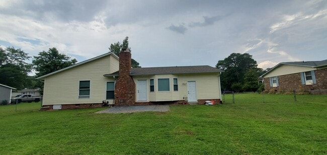 Building Photo - 1401 Carnsmore Dr