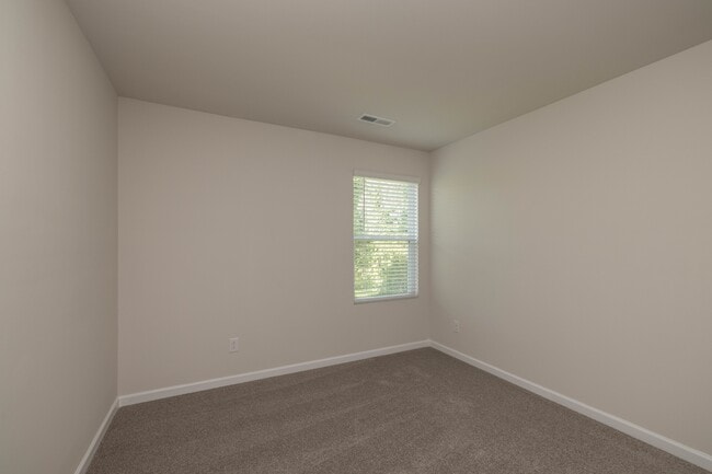 Building Photo - 214 S Bell Ave