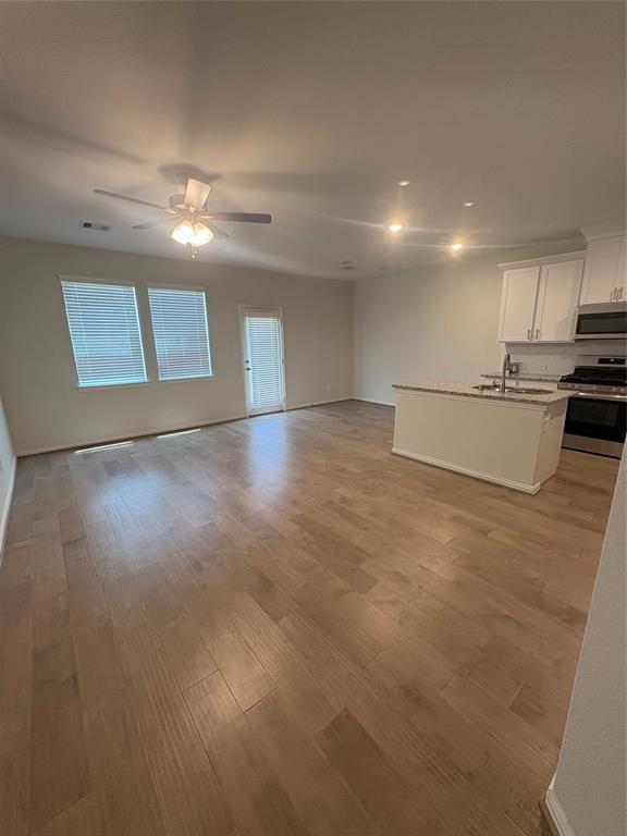 Building Photo - 27831 Western Crk Ct