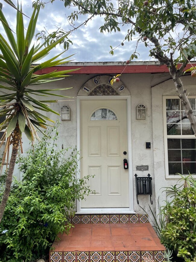 Primary Photo - 1649 Sargent Pl