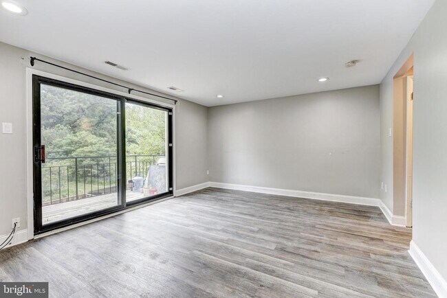 Building Photo - 6559 Frietchie Row